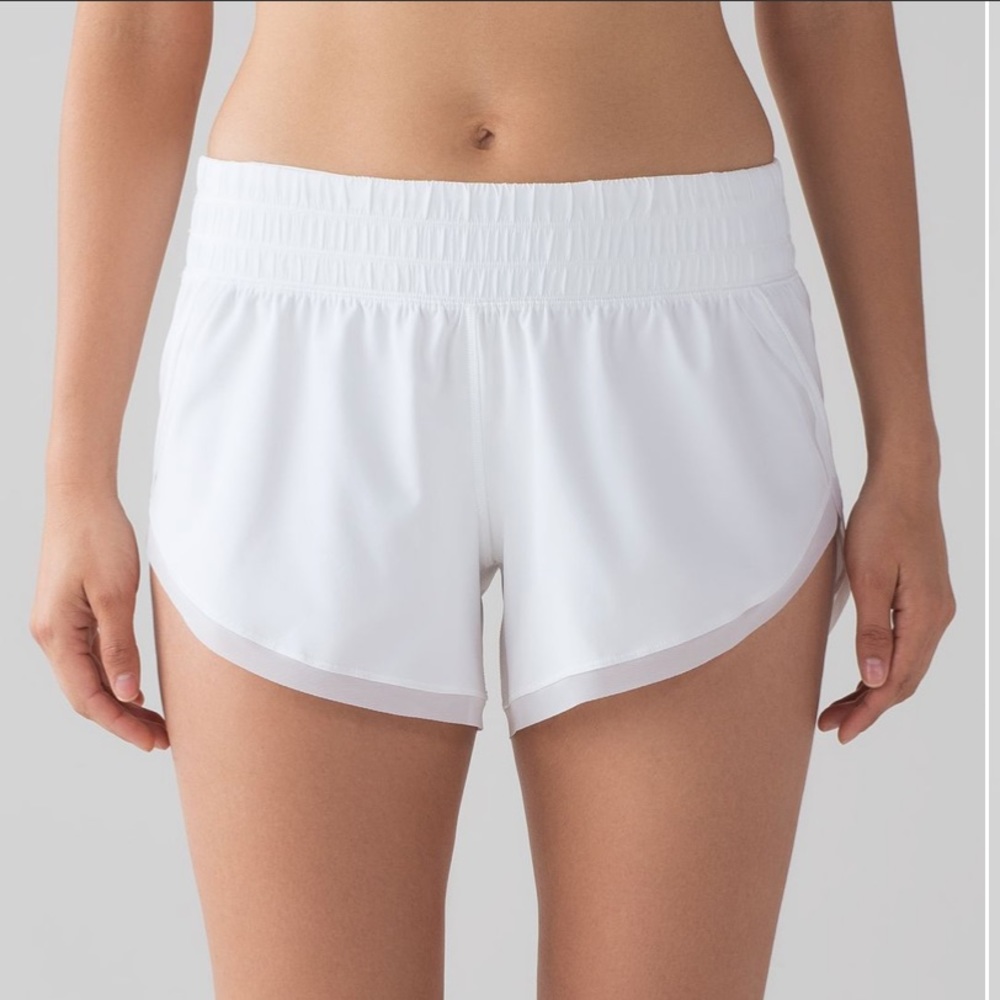 Lululemon Anew Short (4" ) size 2
White